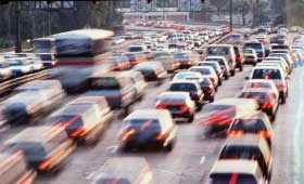 Salen 172 autos por minuto del Distrito Federal